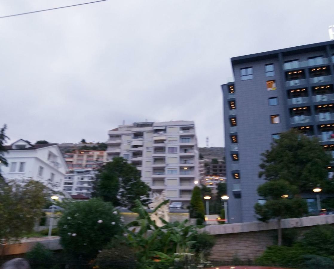 Iraa'S Apartment Saranda Kültér fotó